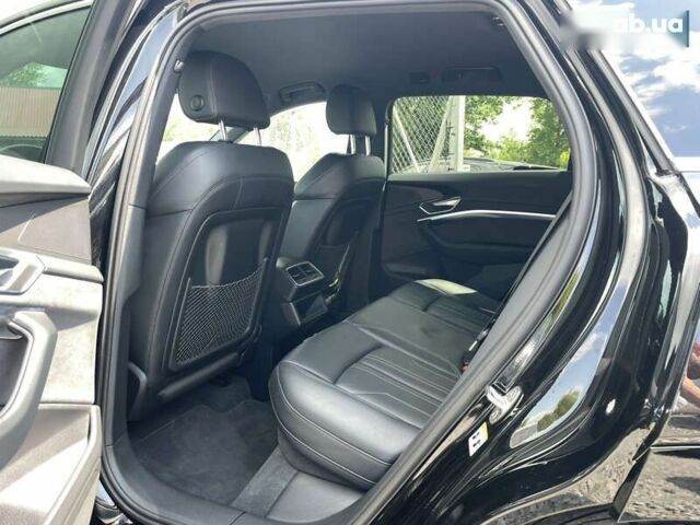 Ауди E-Tron, объемом двигателя 0 л и пробегом 40 тыс. км за 39200 $, фото 9 на Automoto.ua