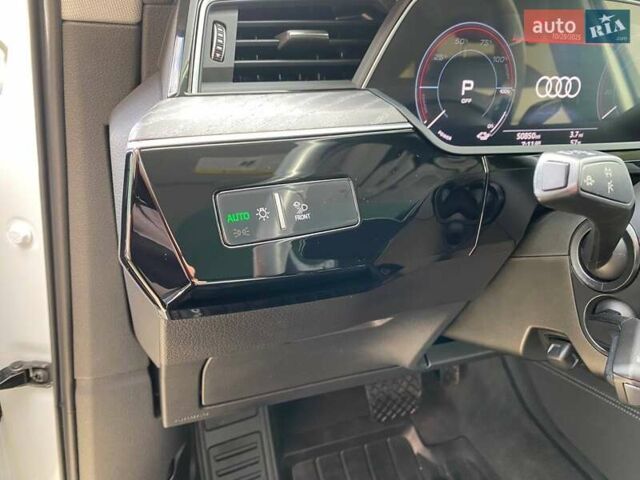 Ауди E-Tron, объемом двигателя 0 л и пробегом 81 тыс. км за 35900 $, фото 14 на Automoto.ua