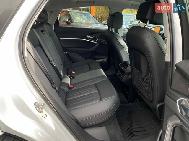 Ауди E-Tron, объемом двигателя 0 л и пробегом 81 тыс. км за 35900 $, фото 25 на Automoto.ua