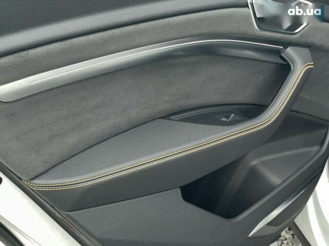 Ауди E-Tron, объемом двигателя 0 л и пробегом 69 тыс. км за 41999 $, фото 10 на Automoto.ua