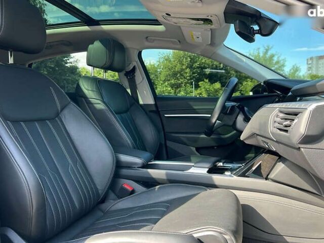 Ауди E-Tron, объемом двигателя 0 л и пробегом 33 тыс. км за 42990 $, фото 13 на Automoto.ua