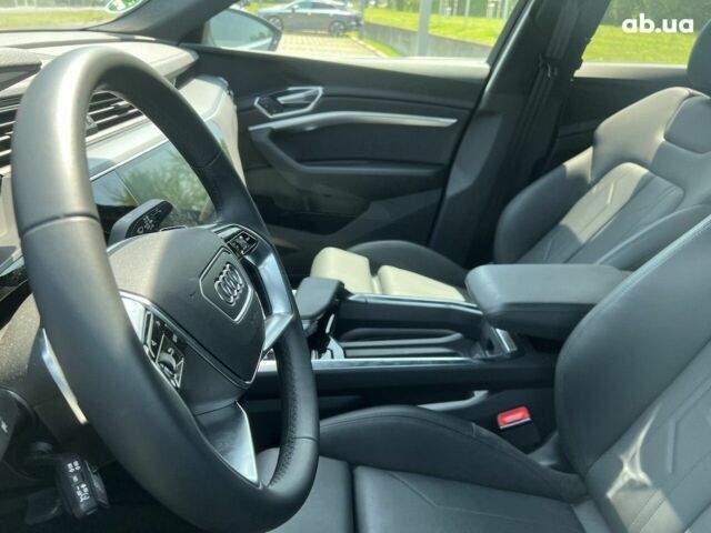 Ауди E-Tron, объемом двигателя 0 л и пробегом 7 тыс. км за 89770 $, фото 6 на Automoto.ua