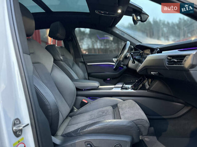 Ауді E-Tron, об'ємом двигуна 0 л та пробігом 39 тис. км за 47800 $, фото 27 на Automoto.ua
