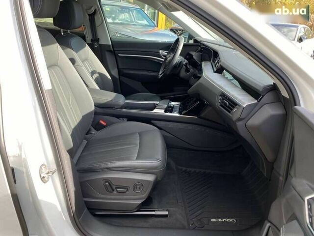 Ауди E-Tron, объемом двигателя 0 л и пробегом 81 тыс. км за 35900 $, фото 27 на Automoto.ua