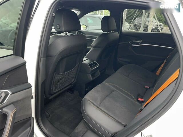 Ауди E-Tron, объемом двигателя 0 л и пробегом 69 тыс. км за 41999 $, фото 11 на Automoto.ua