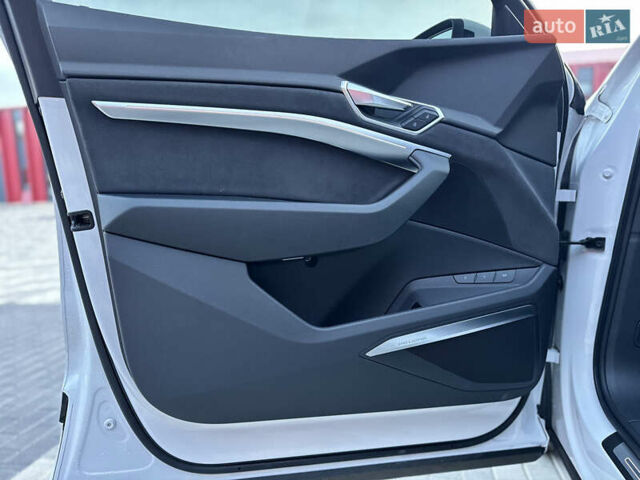 Ауді E-Tron, об'ємом двигуна 0 л та пробігом 39 тис. км за 47800 $, фото 21 на Automoto.ua