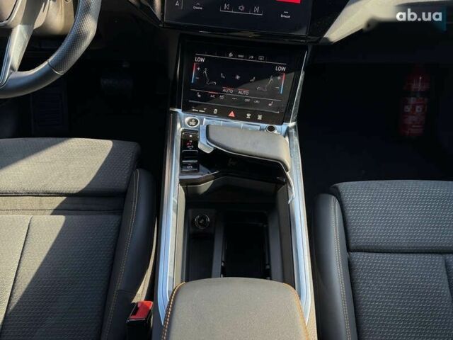 Ауди E-Tron, объемом двигателя 0 л и пробегом 22 тыс. км за 47990 $, фото 18 на Automoto.ua