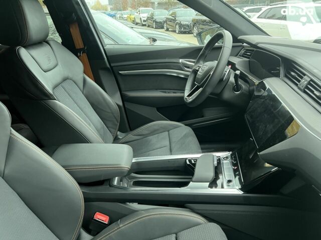 Ауди E-Tron, объемом двигателя 0 л и пробегом 26 тыс. км за 68251 $, фото 24 на Automoto.ua