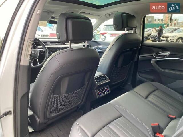 Ауди E-Tron, объемом двигателя 0 л и пробегом 81 тыс. км за 35900 $, фото 23 на Automoto.ua