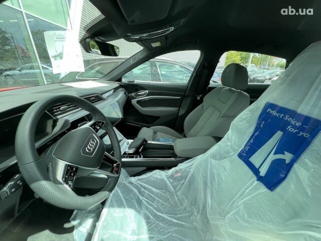 Ауди E-Tron, объемом двигателя 0 л и пробегом 12 тыс. км за 63252 $, фото 14 на Automoto.ua