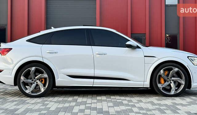 Ауді E-Tron, об'ємом двигуна 0 л та пробігом 39 тис. км за 47800 $, фото 15 на Automoto.ua