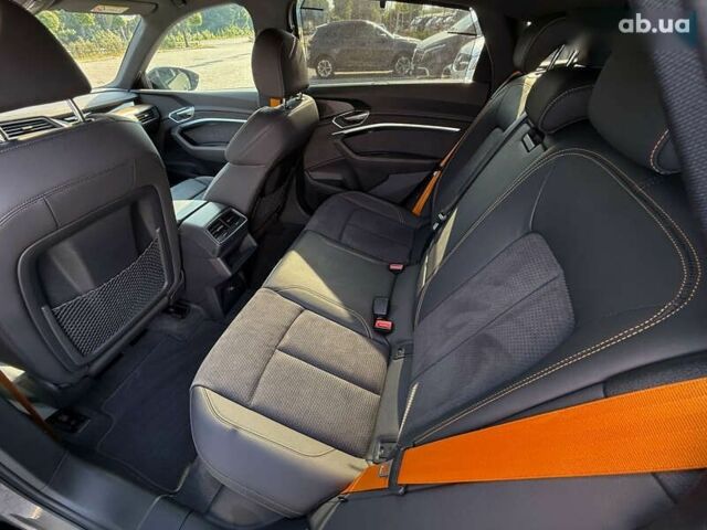 Ауди E-Tron, объемом двигателя 0 л и пробегом 22 тыс. км за 47990 $, фото 13 на Automoto.ua