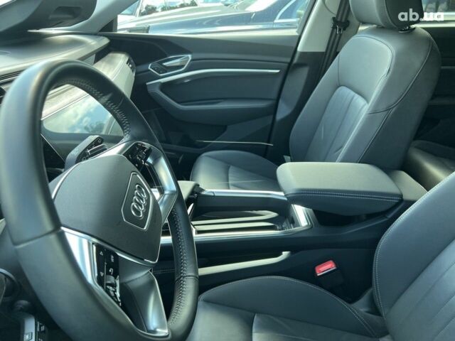 Ауди E-Tron, объемом двигателя 0 л и пробегом 1 тыс. км за 97269 $, фото 26 на Automoto.ua