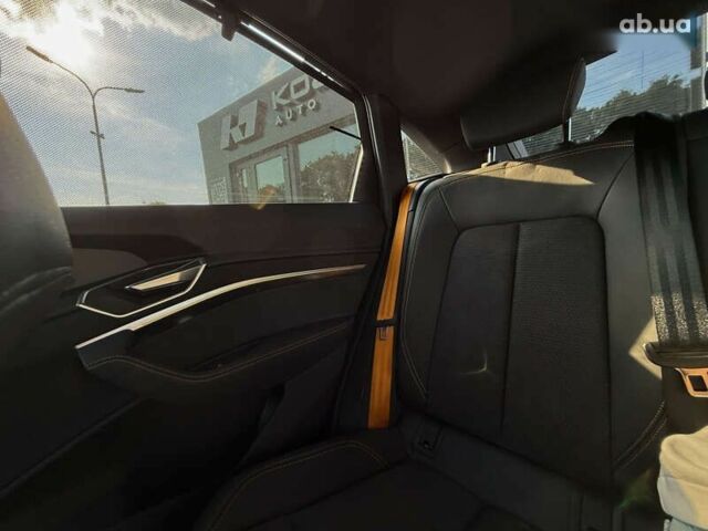 Ауди E-Tron, объемом двигателя 0 л и пробегом 22 тыс. км за 47990 $, фото 17 на Automoto.ua