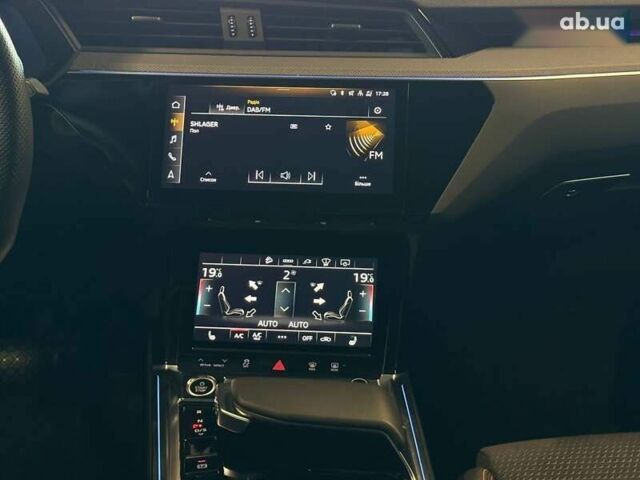 Ауди E-Tron, объемом двигателя 0 л и пробегом 8 тыс. км за 52000 $, фото 29 на Automoto.ua