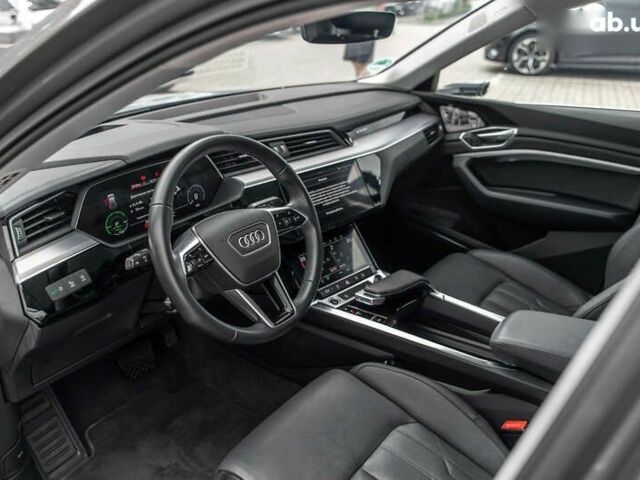 Ауди E-Tron, объемом двигателя 0 л и пробегом 85 тыс. км за 37990 $, фото 26 на Automoto.ua