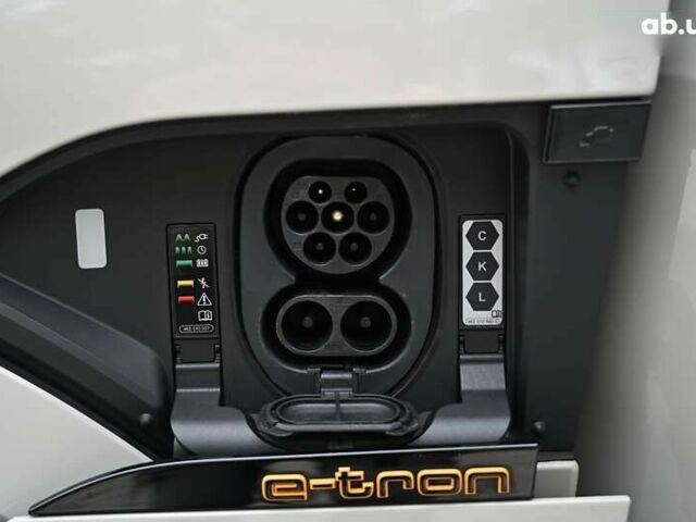 Ауди E-Tron, объемом двигателя 0 л и пробегом 35 тыс. км за 48895 $, фото 21 на Automoto.ua