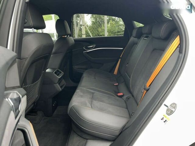 Ауди E-Tron, объемом двигателя 0 л и пробегом 69 тыс. км за 41999 $, фото 12 на Automoto.ua