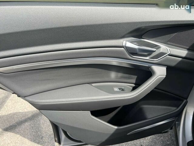 Ауди E-Tron, объемом двигателя 0 л и пробегом 22 тыс. км за 48490 $, фото 29 на Automoto.ua