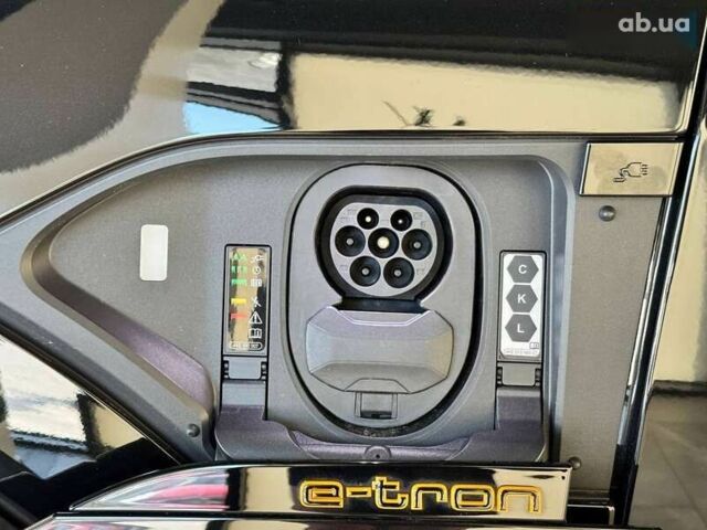 Ауди E-Tron, объемом двигателя 0 л и пробегом 8 тыс. км за 52000 $, фото 9 на Automoto.ua