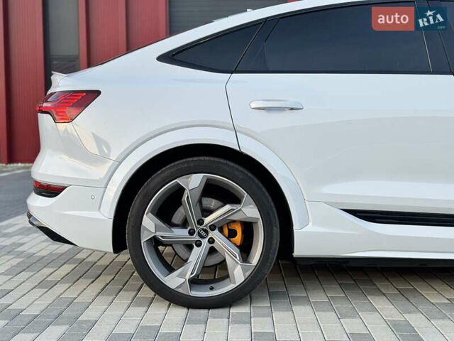 Ауді E-Tron, об'ємом двигуна 0 л та пробігом 39 тис. км за 47800 $, фото 14 на Automoto.ua