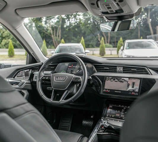 Ауди E-Tron, объемом двигателя 0 л и пробегом 85 тыс. км за 37990 $, фото 17 на Automoto.ua