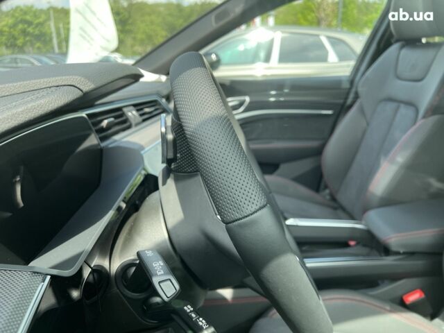 Ауді E-Tron, об'ємом двигуна 0 л та пробігом 1 тис. км за 104768 $, фото 29 на Automoto.ua