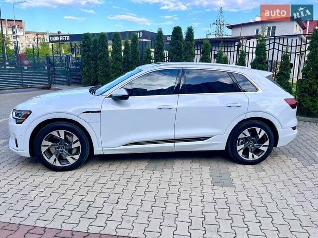 Ауди E-Tron, объемом двигателя 0 л и пробегом 8 тыс. км за 55000 $, фото 9 на Automoto.ua
