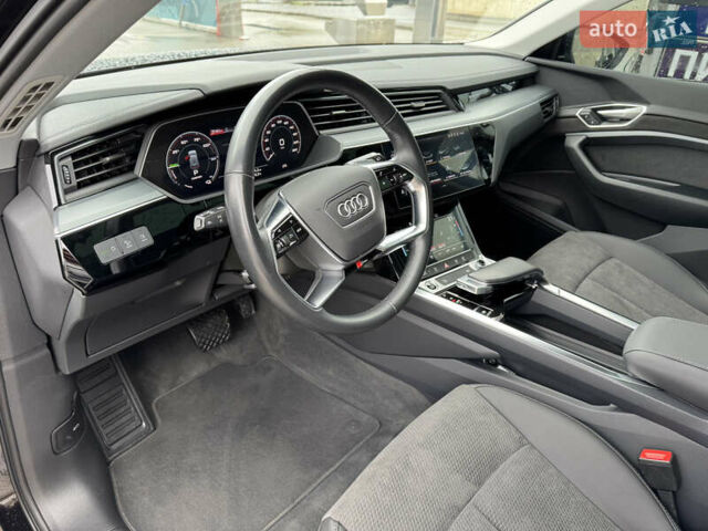 Ауди E-Tron, объемом двигателя 0 л и пробегом 55 тыс. км за 32500 $, фото 25 на Automoto.ua