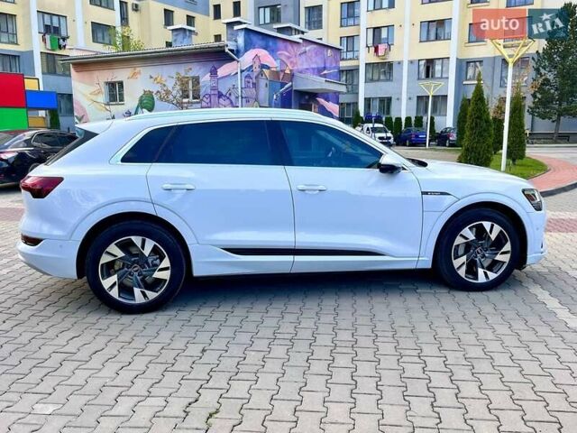 Ауди E-Tron, объемом двигателя 0 л и пробегом 8 тыс. км за 55000 $, фото 1 на Automoto.ua
