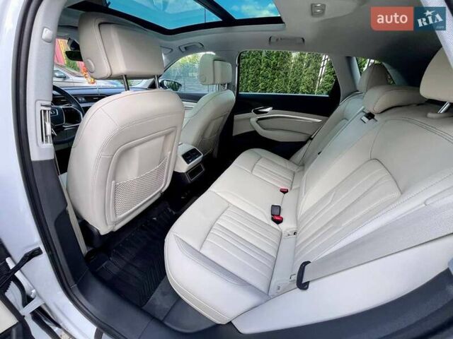Ауди E-Tron, объемом двигателя 0 л и пробегом 8 тыс. км за 55000 $, фото 20 на Automoto.ua