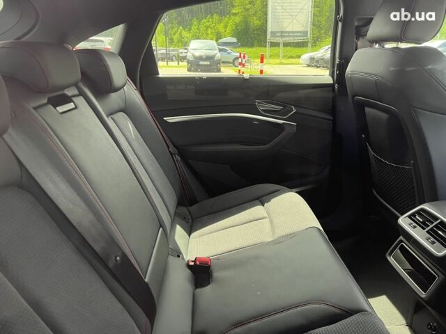 Ауді E-Tron, об'ємом двигуна 0 л та пробігом 1 тис. км за 104768 $, фото 35 на Automoto.ua