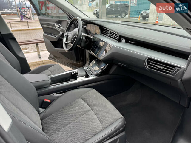 Ауди E-Tron, объемом двигателя 0 л и пробегом 55 тыс. км за 32500 $, фото 30 на Automoto.ua