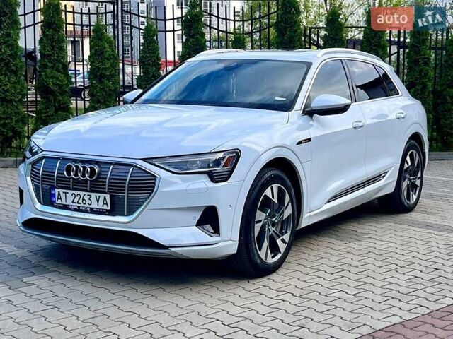 Ауди E-Tron, объемом двигателя 0 л и пробегом 8 тыс. км за 55000 $, фото 8 на Automoto.ua