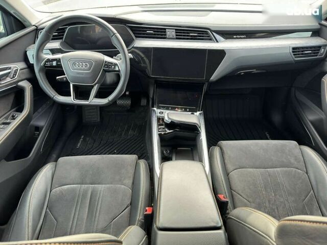 Ауди E-Tron, объемом двигателя 0 л и пробегом 1 тыс. км за 45000 $, фото 9 на Automoto.ua