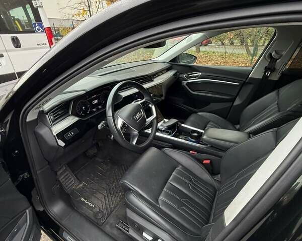 Ауди E-Tron, объемом двигателя 0 л и пробегом 35 тыс. км за 62000 $, фото 5 на Automoto.ua