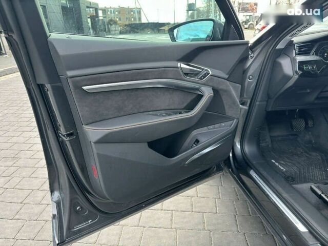 Ауди E-Tron, объемом двигателя 0 л и пробегом 1 тыс. км за 45000 $, фото 8 на Automoto.ua