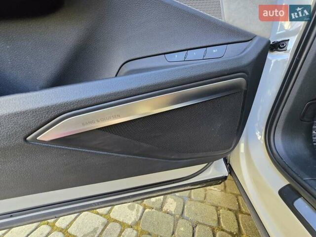 Желтый Ауди E-Tron, объемом двигателя 0 л и пробегом 49 тыс. км за 41500 $, фото 4 на Automoto.ua