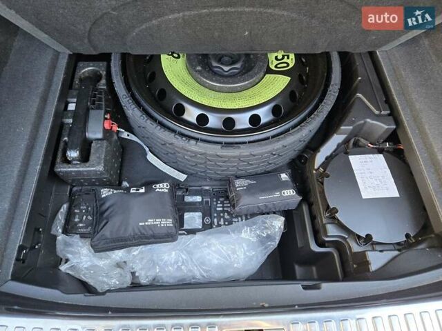 Желтый Ауди E-Tron, объемом двигателя 0 л и пробегом 49 тыс. км за 41500 $, фото 14 на Automoto.ua