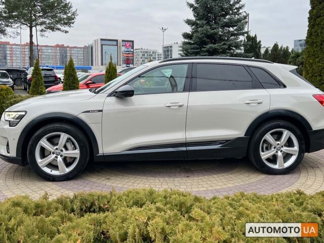 Желтый Ауди E-Tron, объемом двигателя 95 л и пробегом 58 тыс. км за 37300 $, фото 3 на Automoto.ua