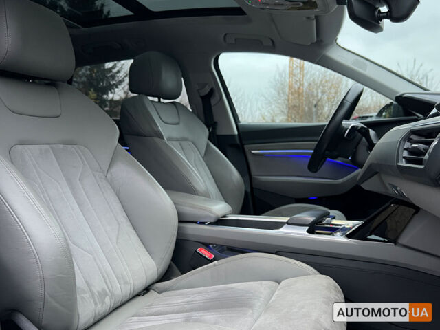 Желтый Ауди E-Tron, объемом двигателя 95 л и пробегом 58 тыс. км за 37300 $, фото 14 на Automoto.ua