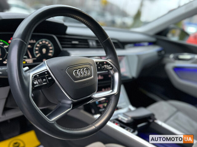 Желтый Ауди E-Tron, объемом двигателя 95 л и пробегом 58 тыс. км за 37300 $, фото 27 на Automoto.ua