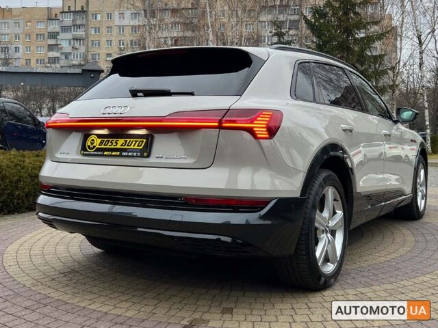 Желтый Ауди E-Tron, объемом двигателя 95 л и пробегом 58 тыс. км за 37300 $, фото 6 на Automoto.ua