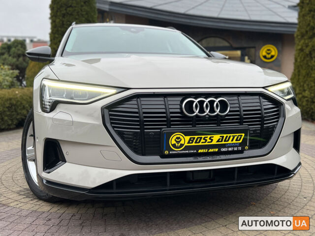 Желтый Ауди E-Tron, объемом двигателя 95 л и пробегом 58 тыс. км за 37300 $, фото 10 на Automoto.ua