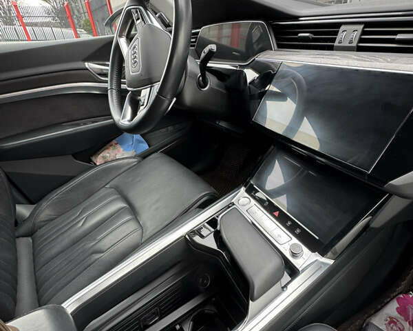 Серый Ауди E-Tron, объемом двигателя 0 л и пробегом 75 тыс. км за 36000 $, фото 7 на Automoto.ua