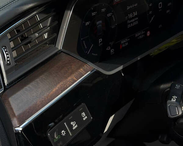 Серый Ауди E-Tron, объемом двигателя 0 л и пробегом 90 тыс. км за 42500 $, фото 17 на Automoto.ua