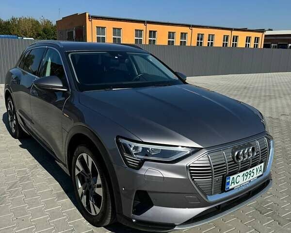 Серый Ауди E-Tron, объемом двигателя 0 л и пробегом 141 тыс. км за 27900 $, фото 14 на Automoto.ua
