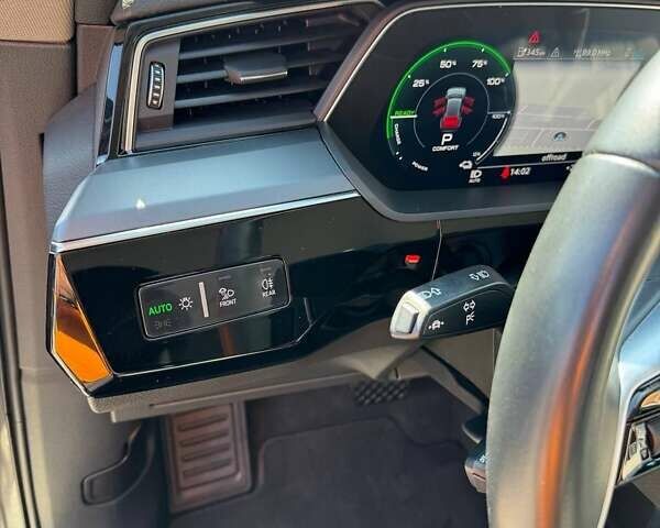 Серый Ауди E-Tron, объемом двигателя 0 л и пробегом 141 тыс. км за 27900 $, фото 43 на Automoto.ua