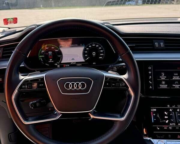 Серый Ауди E-Tron, объемом двигателя 0 л и пробегом 141 тыс. км за 27900 $, фото 80 на Automoto.ua