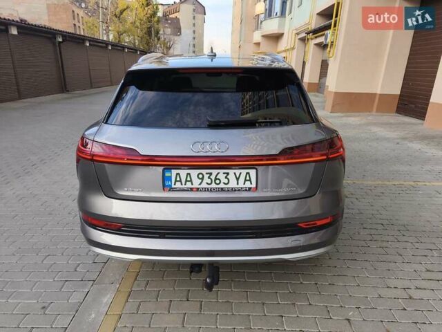 Сірий Ауді E-Tron, об'ємом двигуна 0 л та пробігом 128 тис. км за 29500 $, фото 10 на Automoto.ua